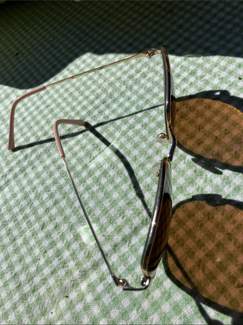 Gold tone magnifying sunglasses amber lenses 2.0 magnification